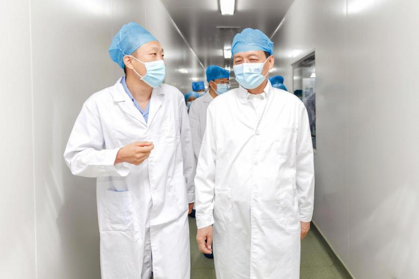 国家工业和信息化部部长肖亚庆一行 莅临皇冠足彩网官网首页科技调研指导(图1)